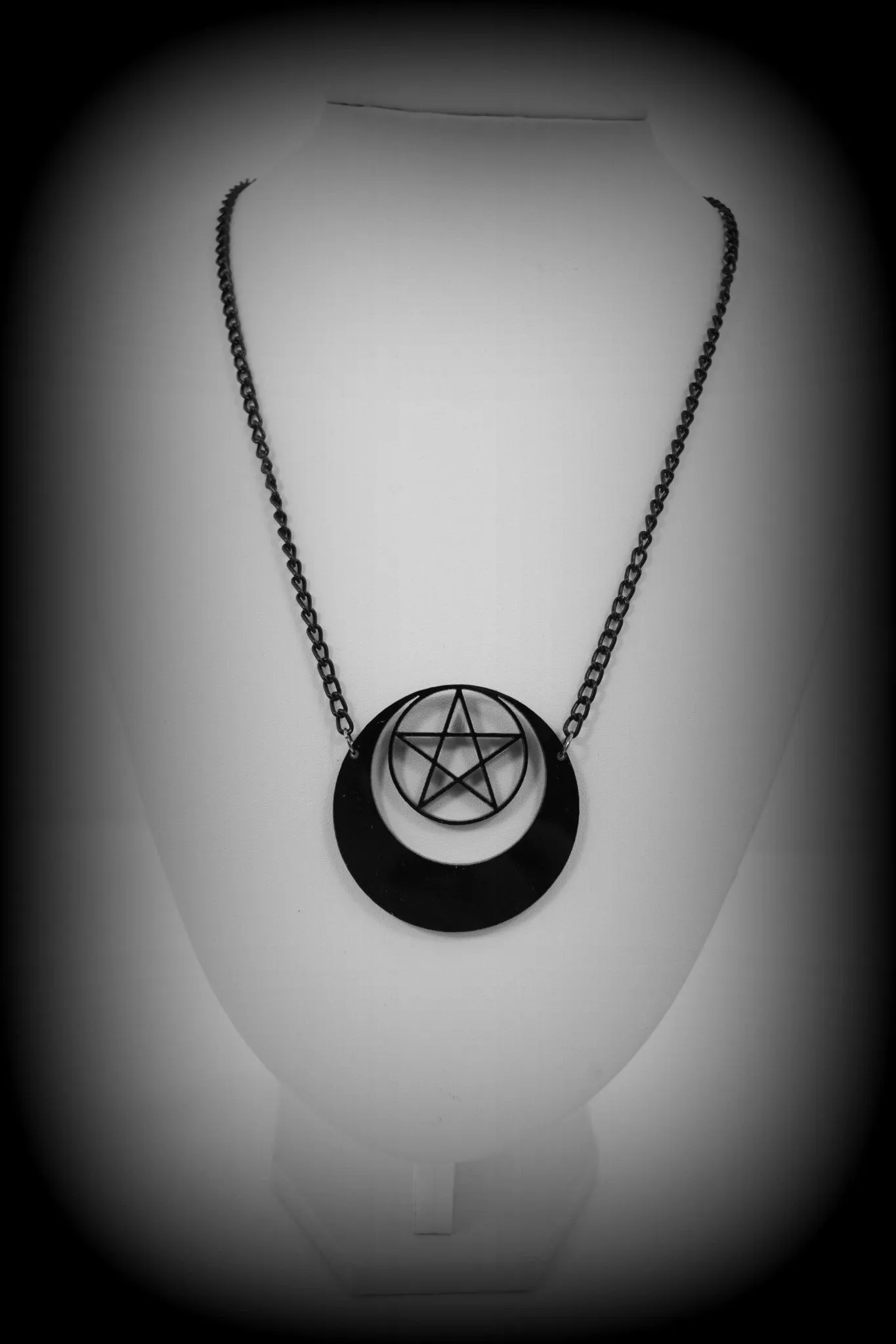 Magic symbol Pentacle Necklace Celtic Goddess Symbol Resin Black Chain Necklace