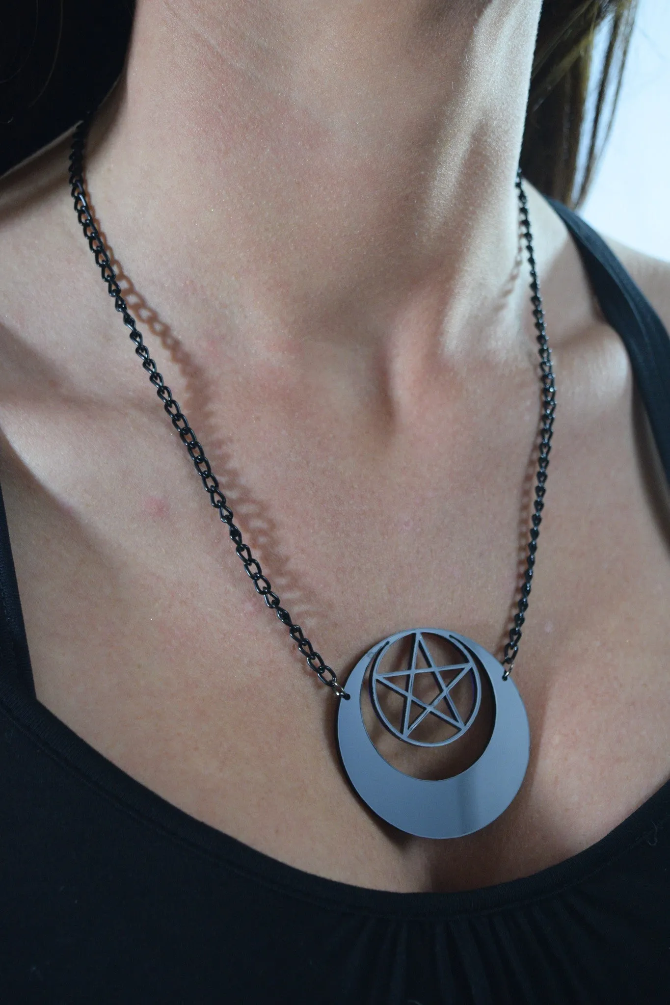 Magic symbol Pentacle Necklace Celtic Goddess Symbol Resin Black Chain Necklace